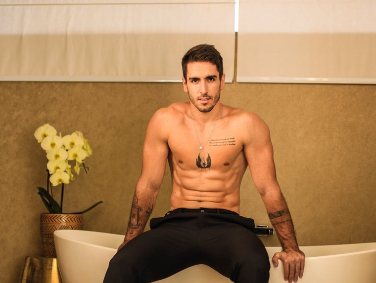 Henrique Nassif cover image