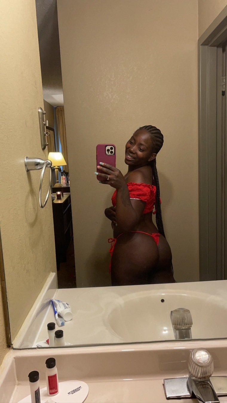 Chocolatee.sensationn cover image