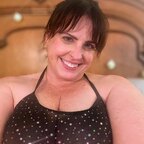 Hipsandcurves75 avatar
