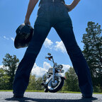 Holly Davidson avatar