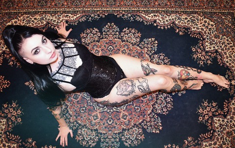 Miss Holly Croix ๐ cover image
