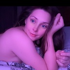 Holly ✨ FREE PAGE ✨ avatar