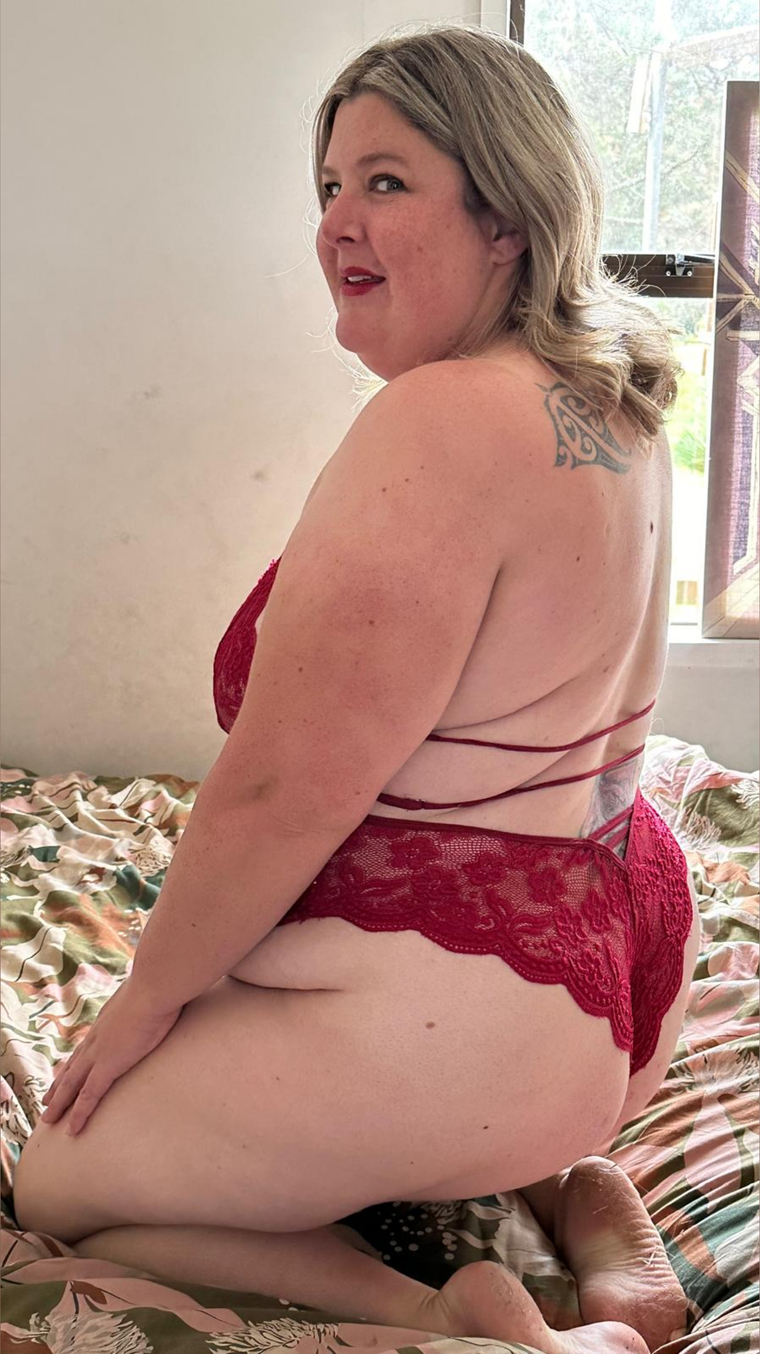 Holly Love banner image