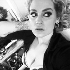 Holly Holly avatar