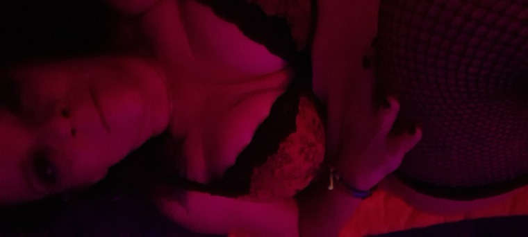 Honey_Maybe banner image