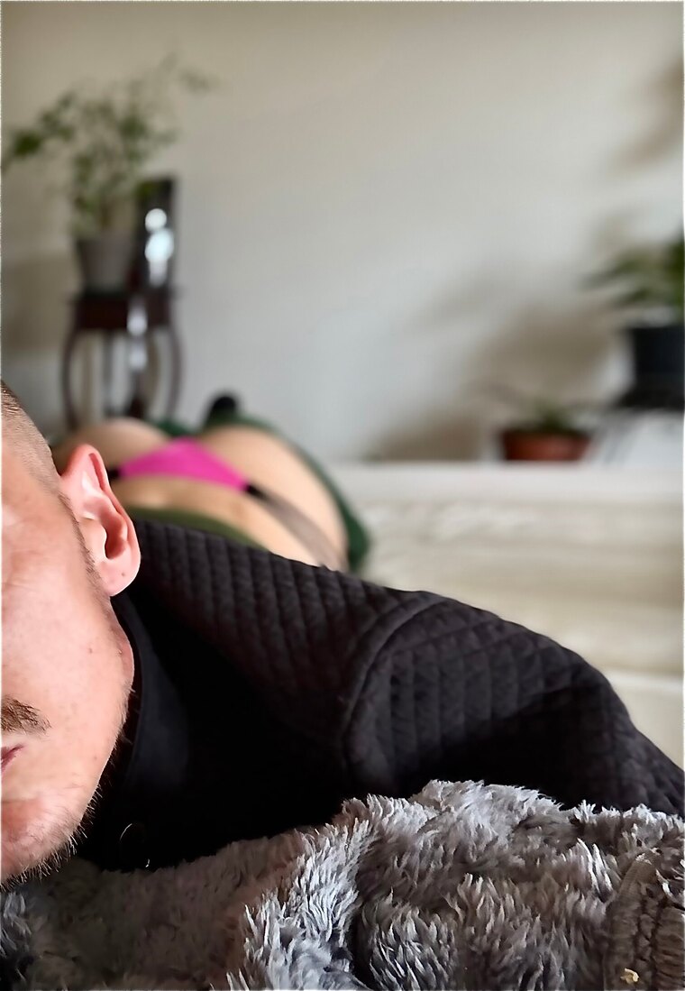 Skiny_Chienne banner image