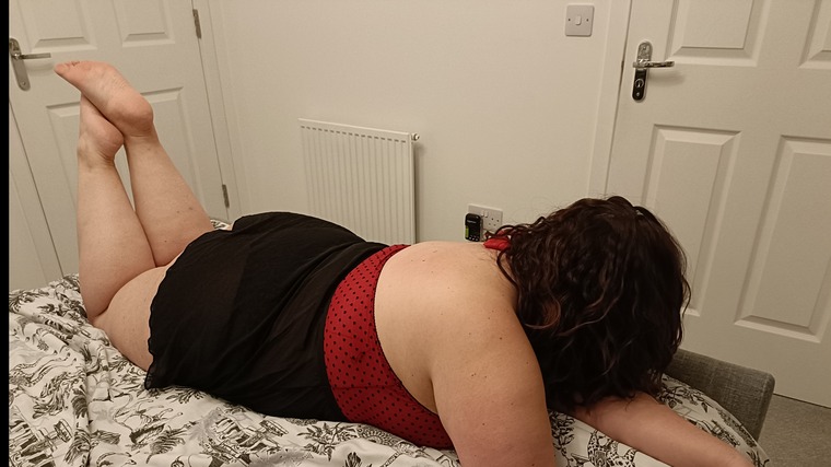 Hot Curvy Wife cover image