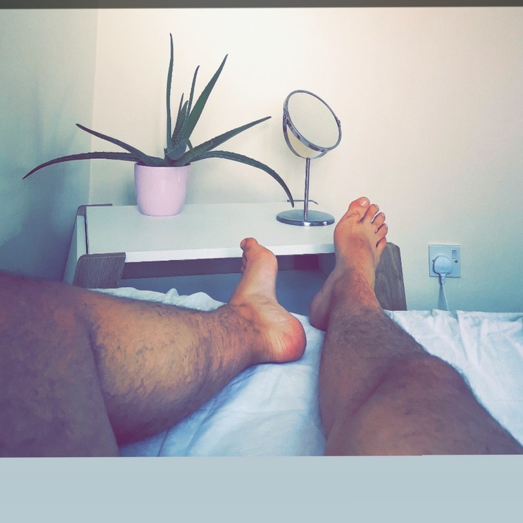 HotBareEasternLegs banner image