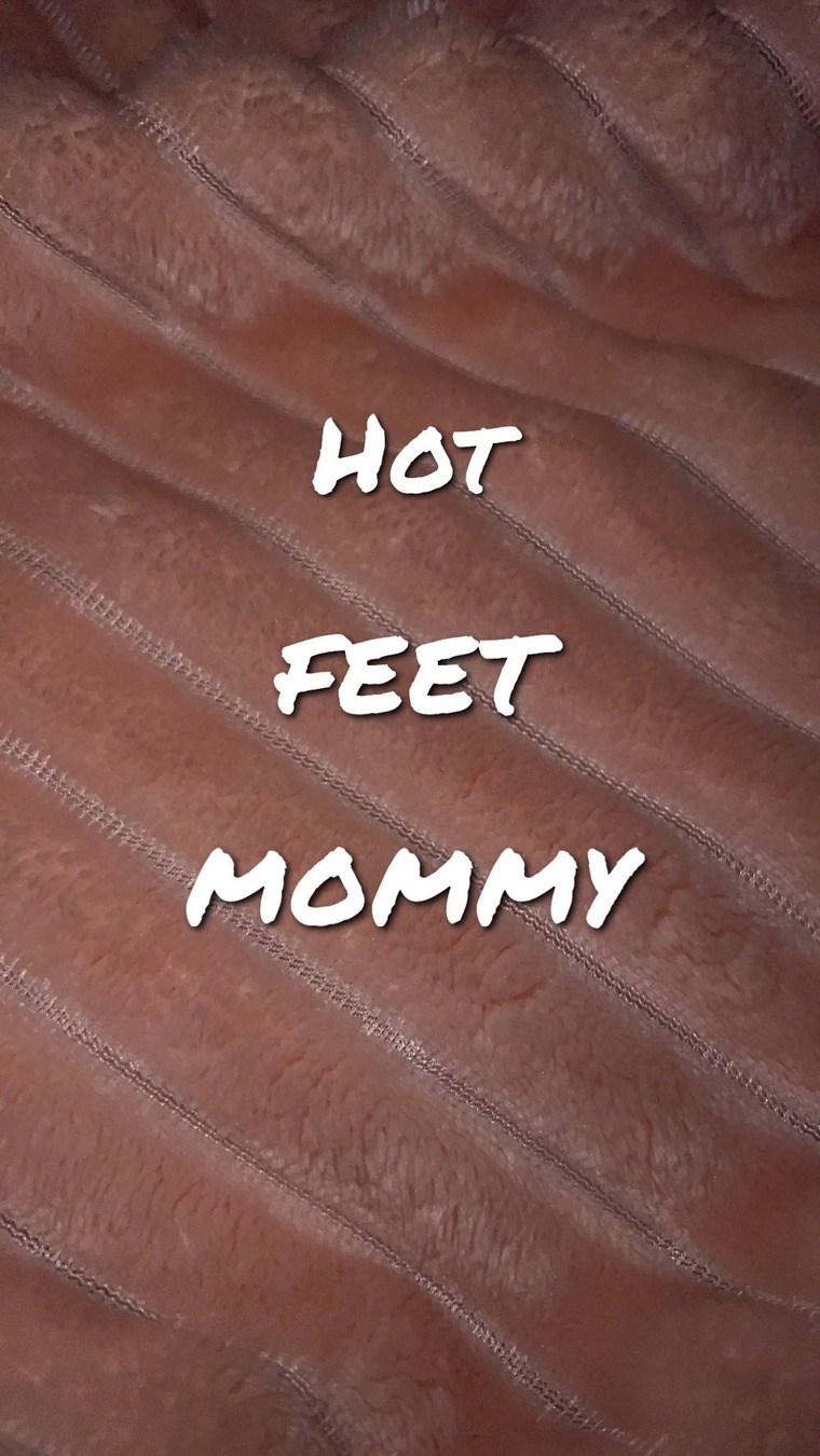 hot feet mommy cover image