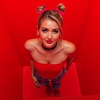 Hot girl with hot humor avatar