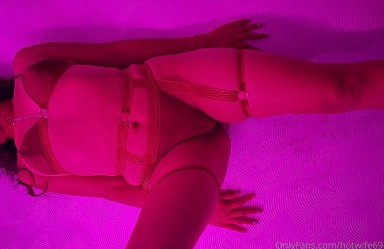 HotWifeMexx cover image