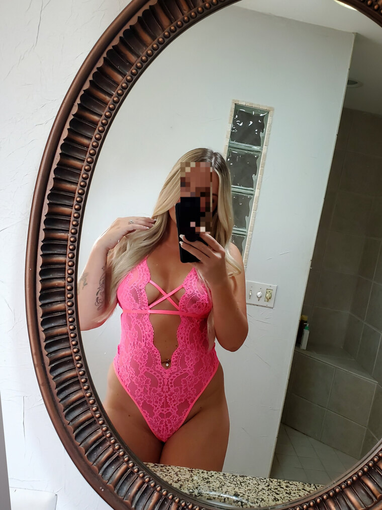 Hotwifemimi cover image