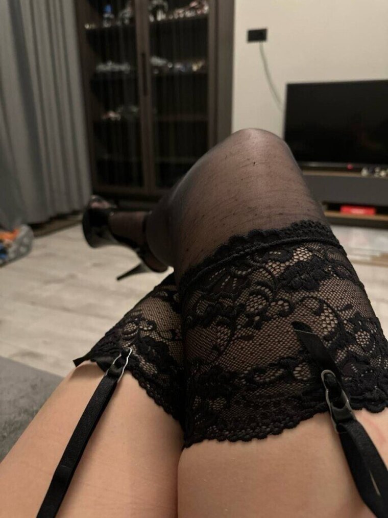 HotwifeVika banner image