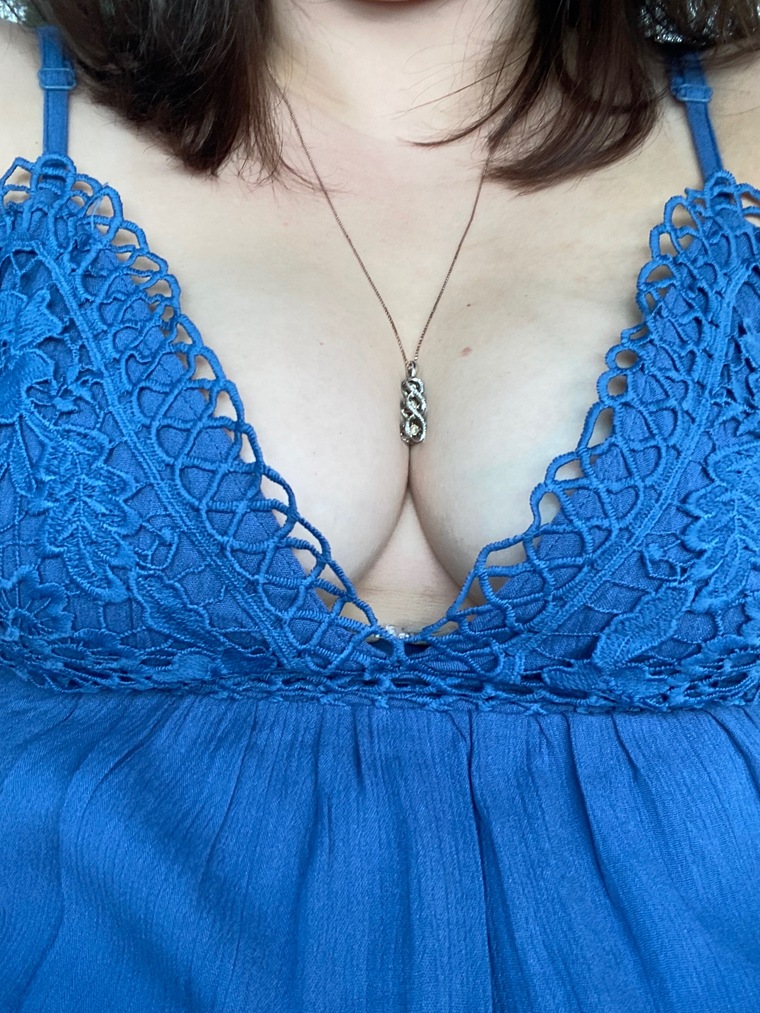 Hot Wifey_141 banner image