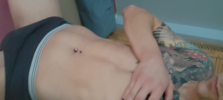 HunnyBeeSting cover image
