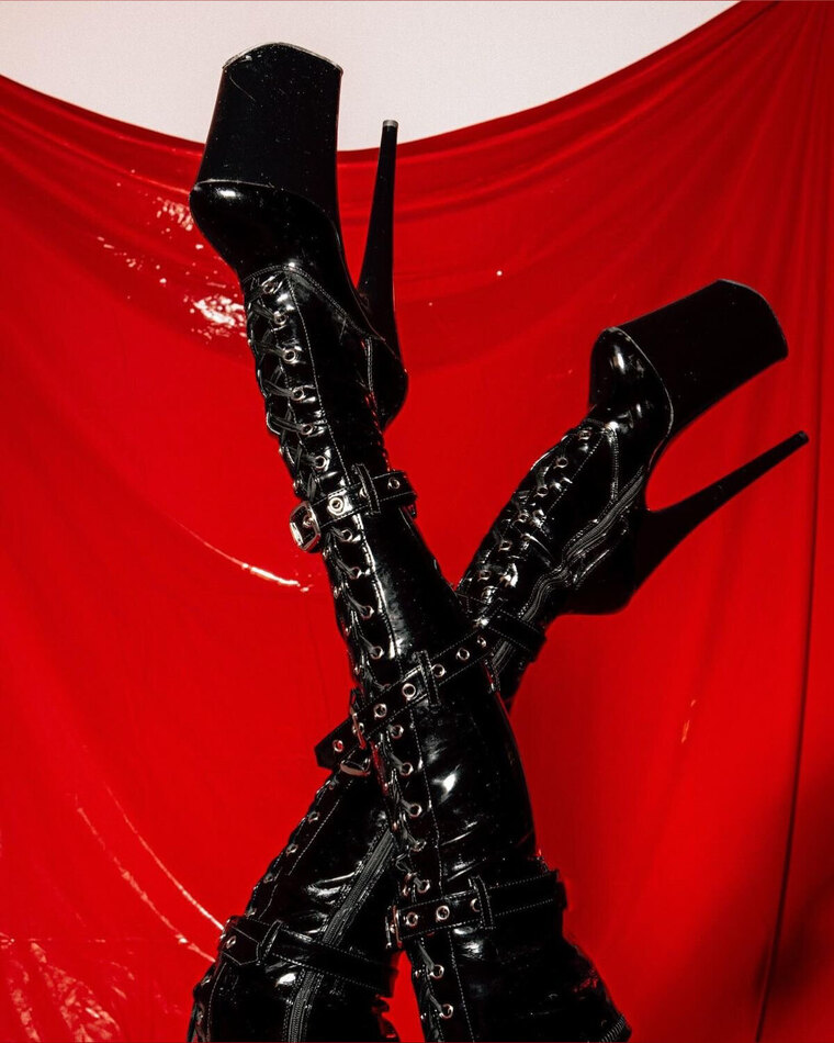 𝒜𝓇𝓉𝑒𝓂𝒾𝓈𝒶 cover image