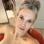#1 Brazilian GILF avatar
