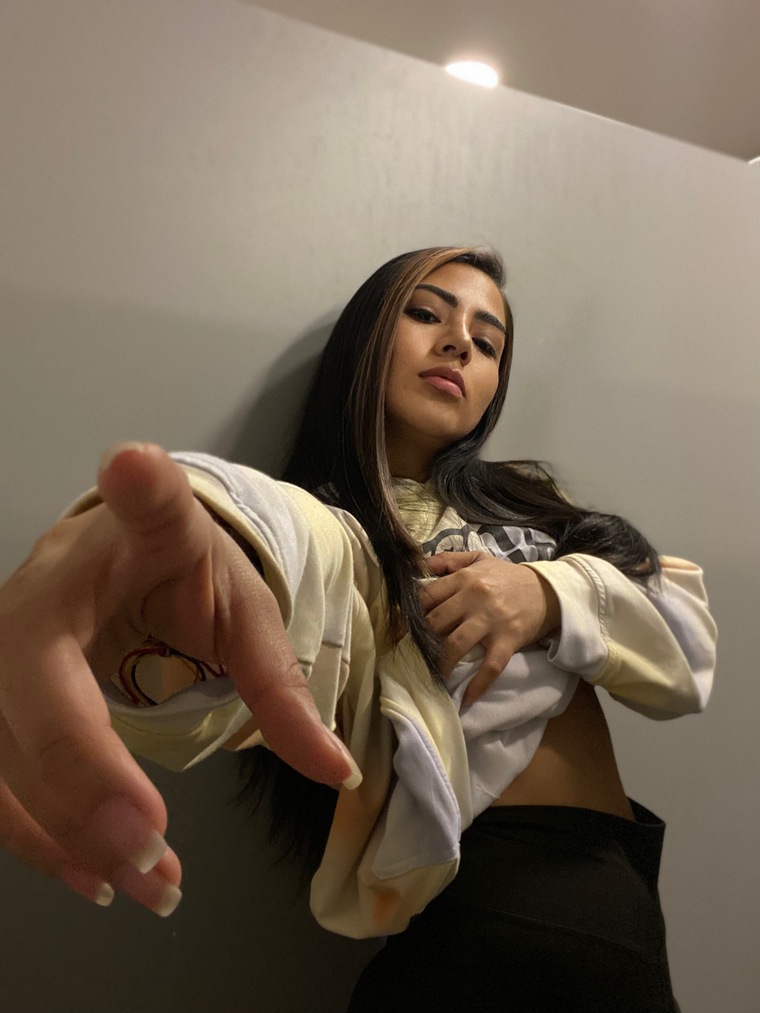 isabelle Garcia banner image