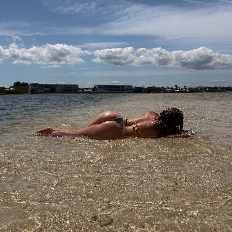 Izzy Paige 🤍 banner image