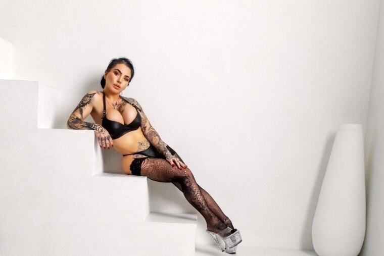 Layla Lux banner image