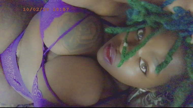 Green Head Baddie💚 banner image