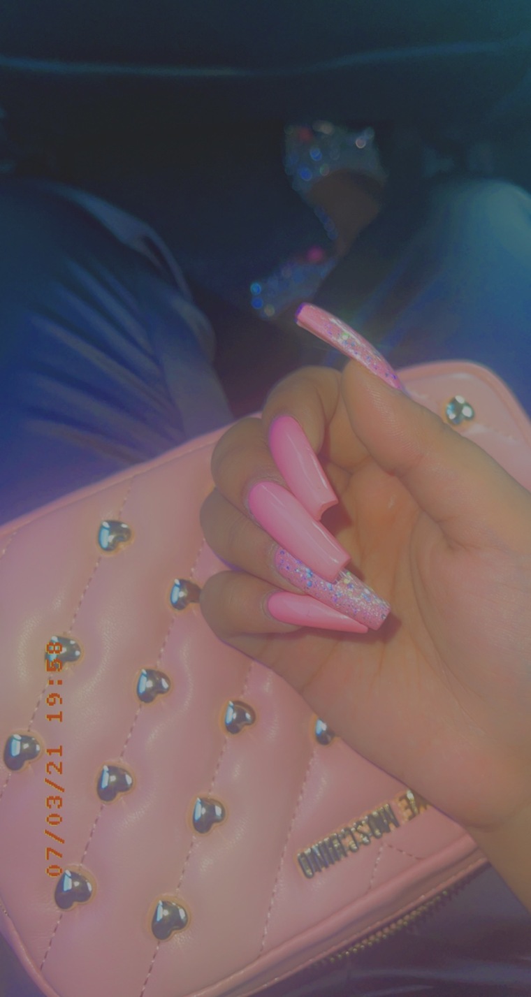 QueenyyYx cover image