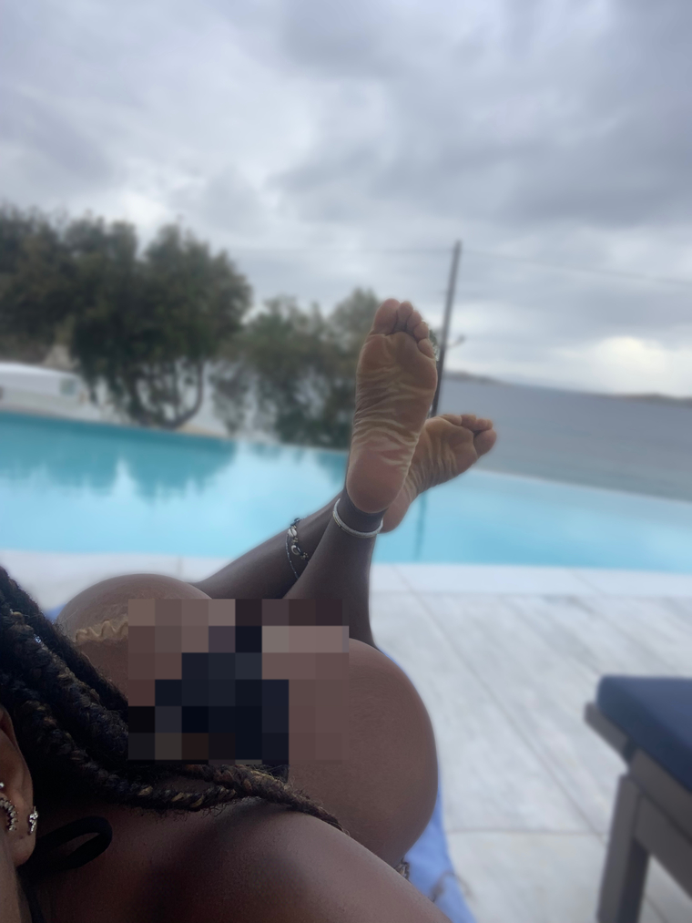 GoddessAnaisssfeet🦶🏾✨ cover image