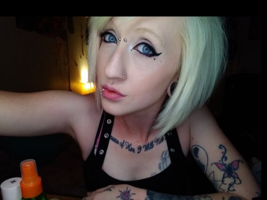 Courtneyy banner image