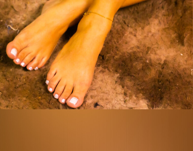 Janinne Feet cover image