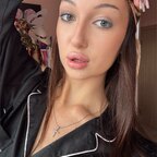 Janine🎀 avatar