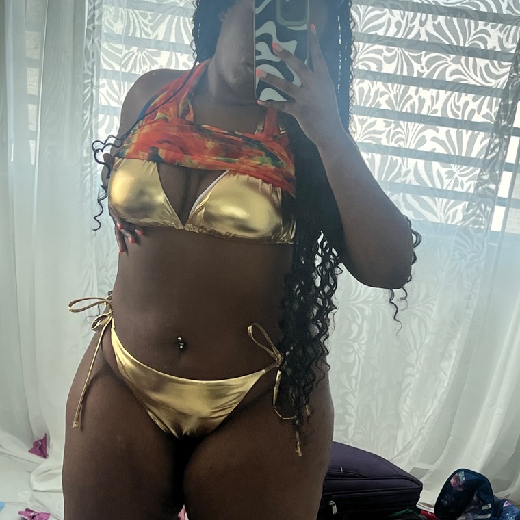 Your e-girlfriend 💌 cover image
