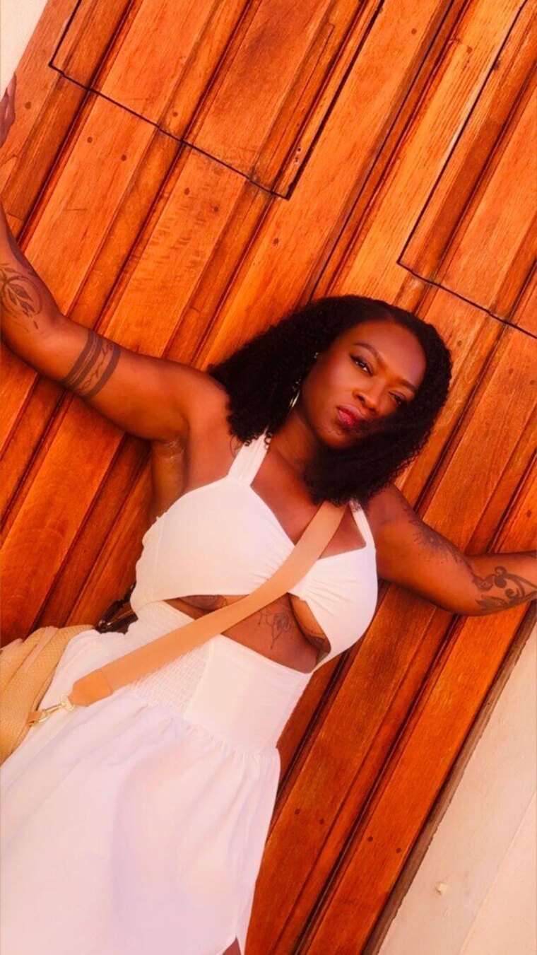 Dee-leecious cover image