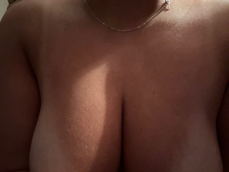 🌶️ Juicy Brunette🌶️ cover image