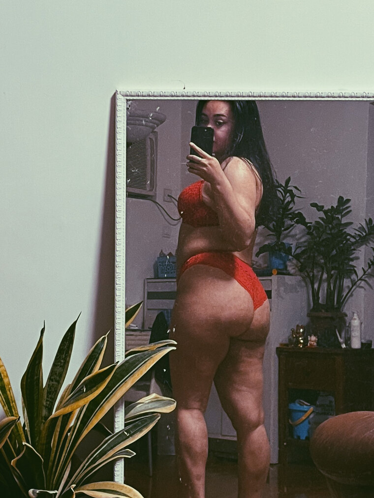Juicy Khloe 🍒 cover image