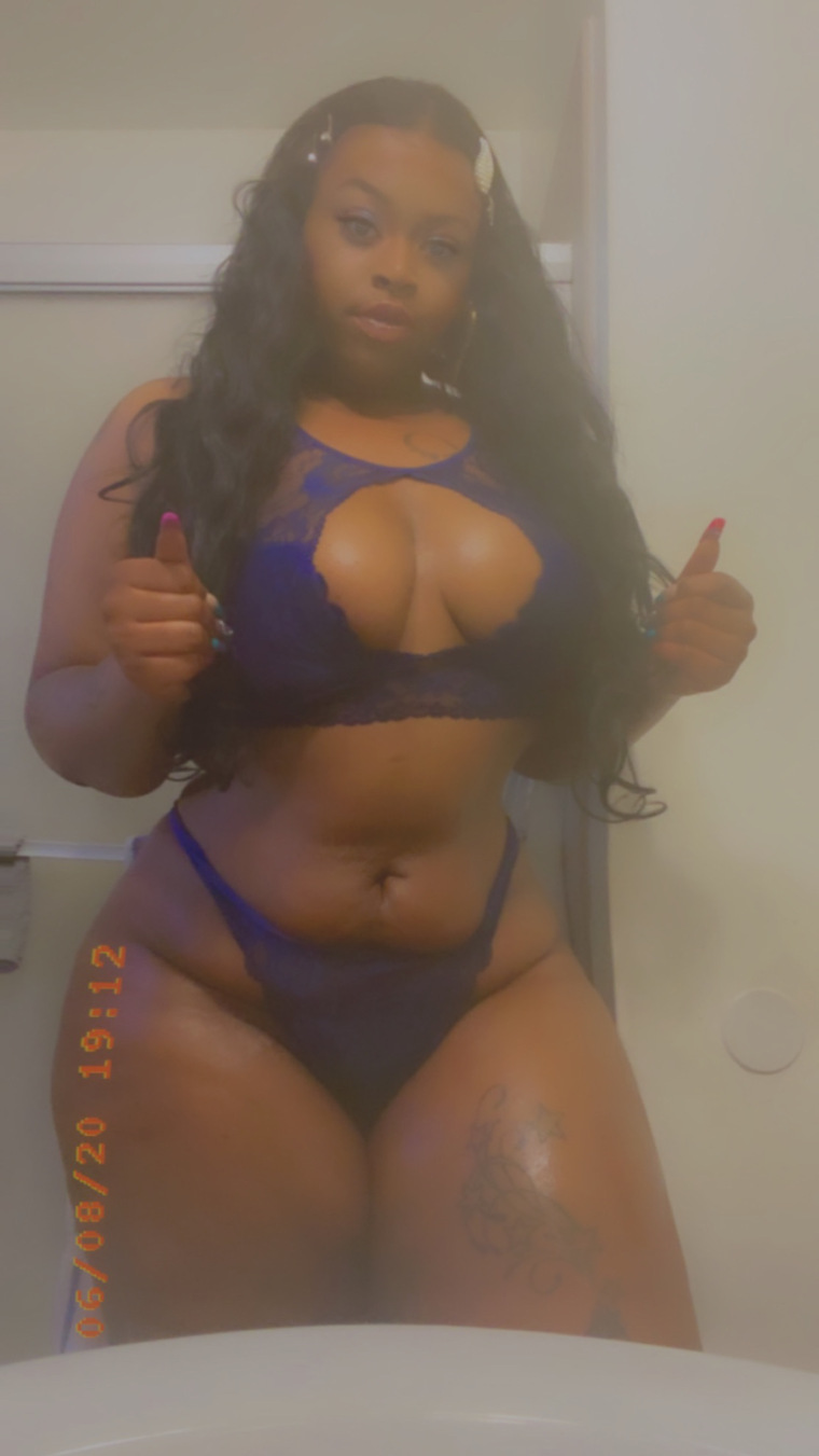 JuicyJuice 💦🍑 cover image