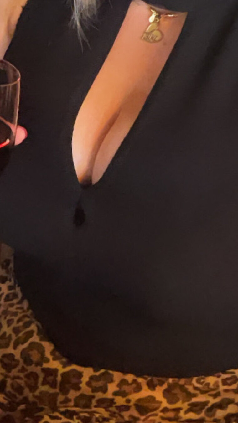 Bigtits cover image