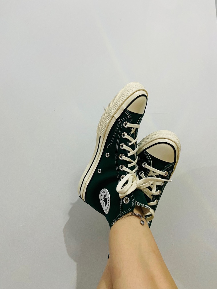Juju’s feet cover image