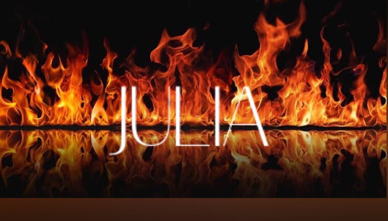 Julia👄 cover image