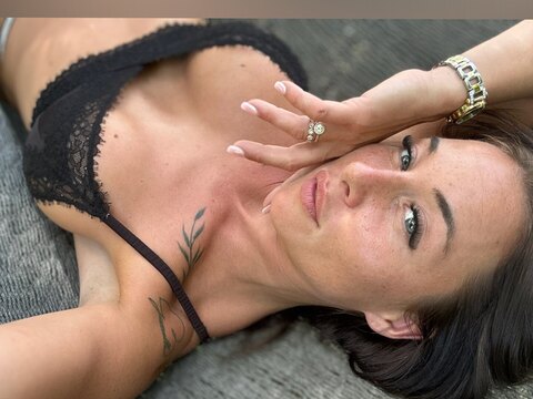 Julia Perez ✨ cover image
