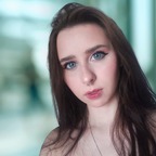 Julia Keep | hot student girl avatar