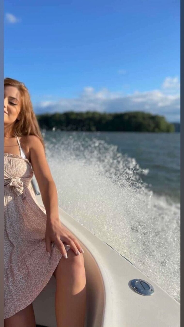 Julia Khalifa banner image
