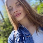 Julia Mitchell avatar
