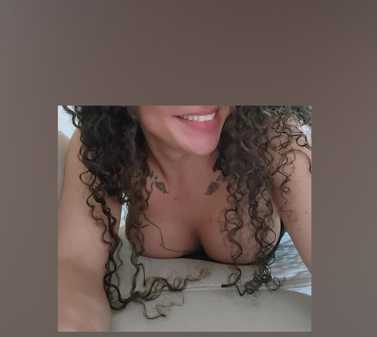JulianaVeiga banner image