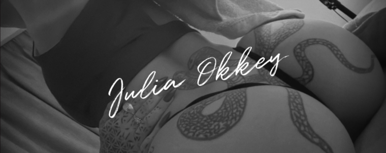 Julia 🐍 cover image