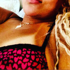 married blonde showing off avatar
