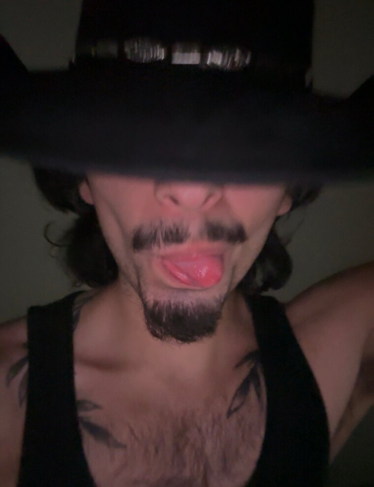 UrEboy🖤 cover image