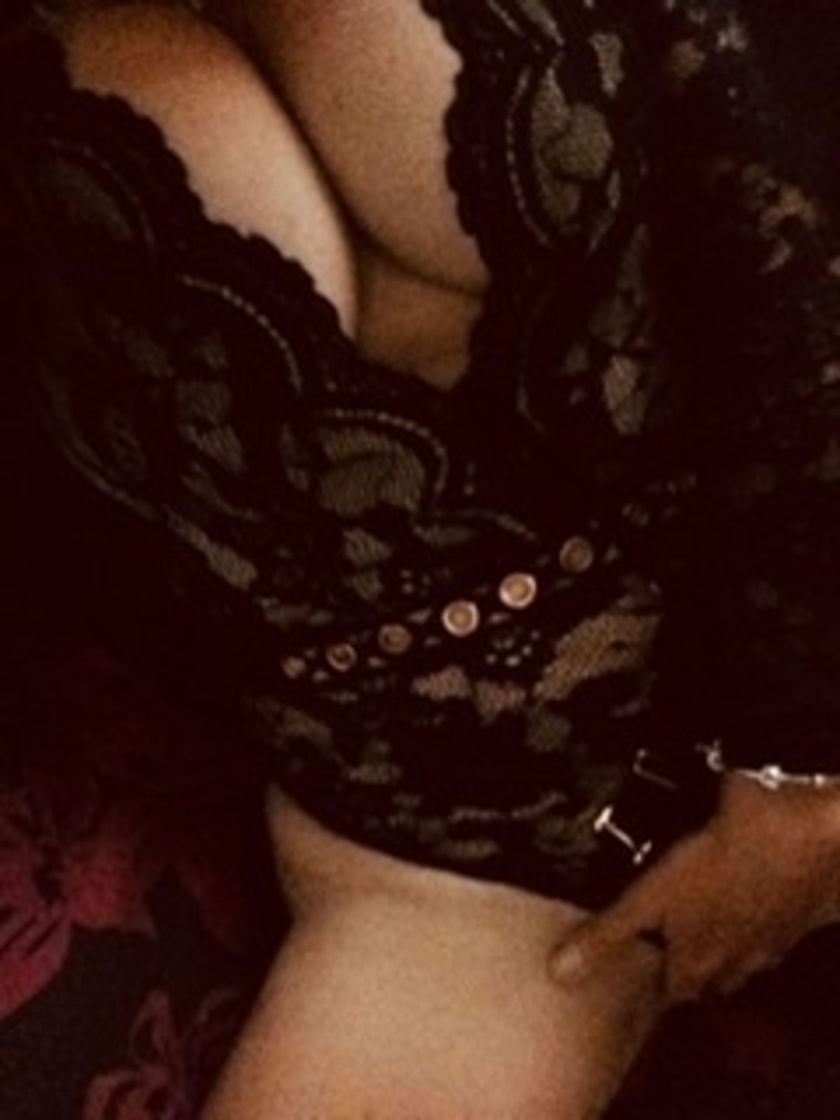 2 hot 2 handle couple banner image