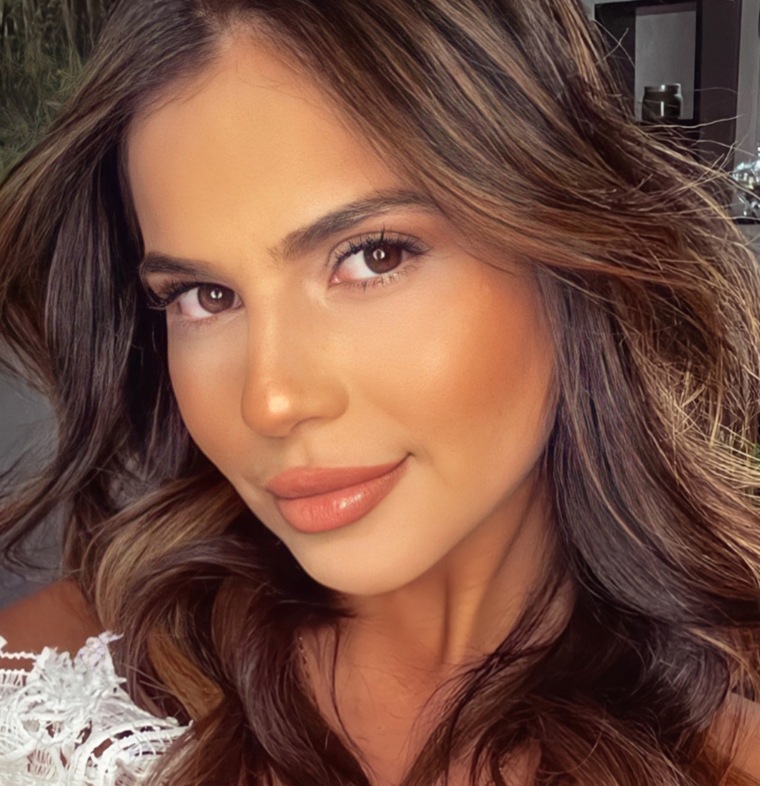 Karol Guimaraes ✨ cover image