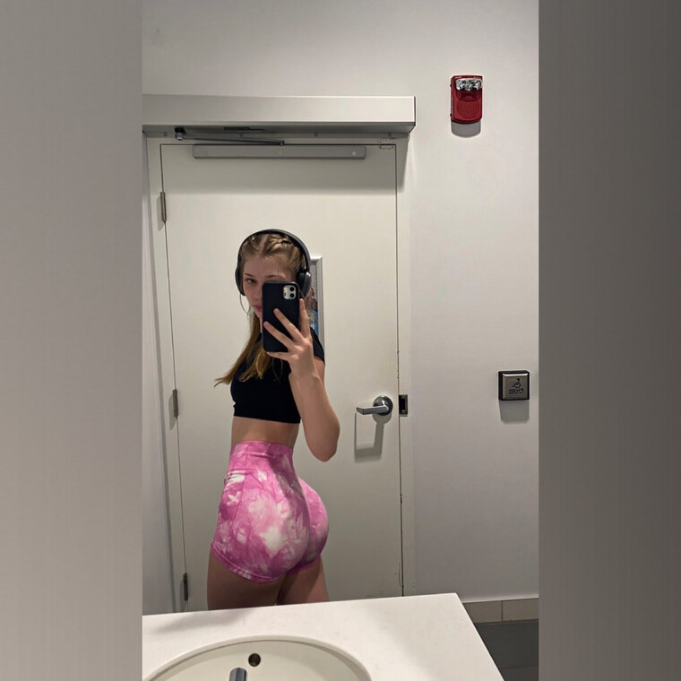 Kaitlyn Cross banner image