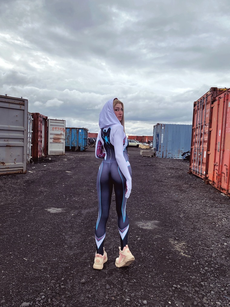 Kallisto ✨ cosplays & more cover image